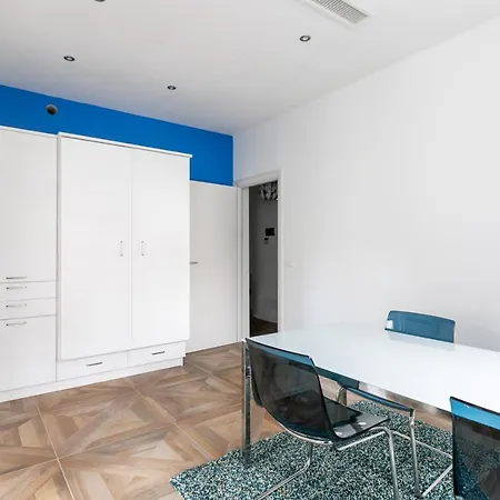 Botique • Center Wifi * Τεργέστη